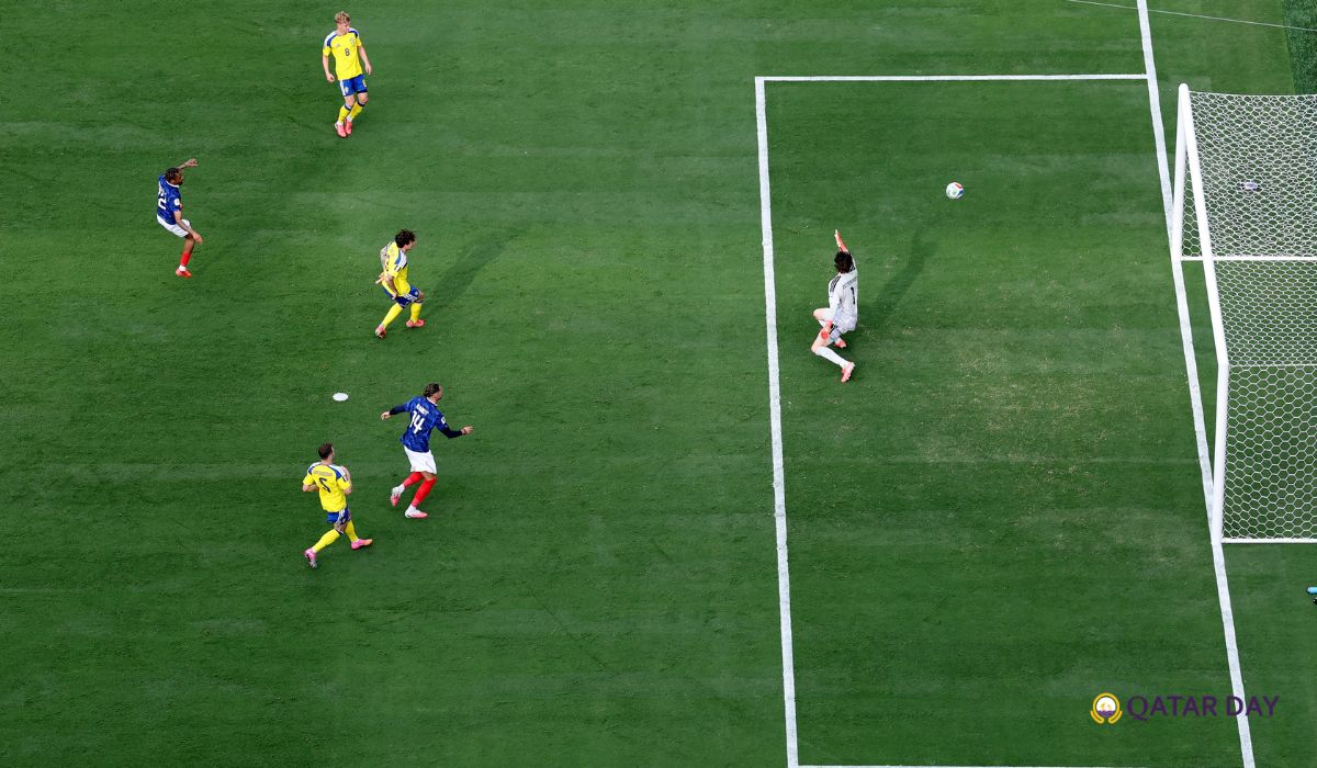 Bradley Barcola Dagger Kills Swedish Hopes in 3-0 Win